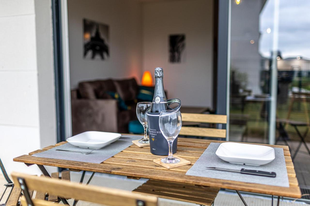 King Size Bed - Free Private Parking - Garden & Terrace - 14Min From Disneyland Ferrières-en-Brie Kültér fotó
