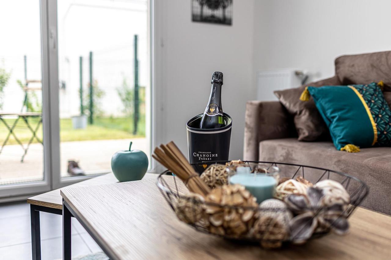 King Size Bed - Free Private Parking - Garden & Terrace - 14Min From Disneyland Ferrières-en-Brie Kültér fotó